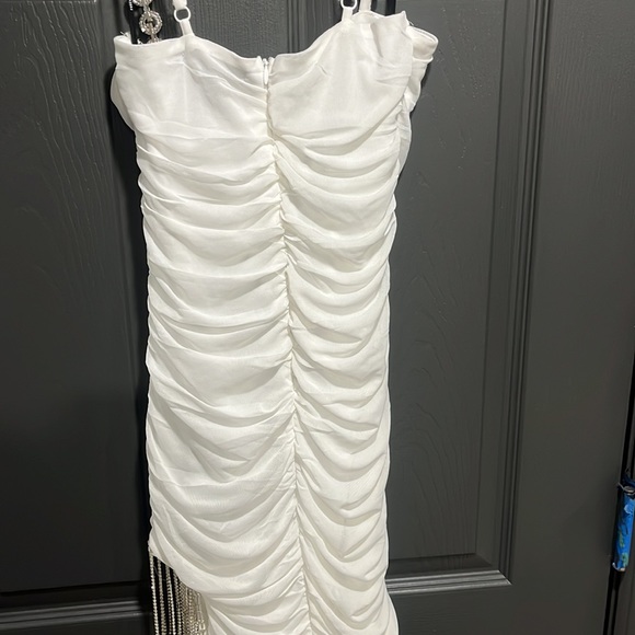 Size small, white dress - Picture 4 of 4